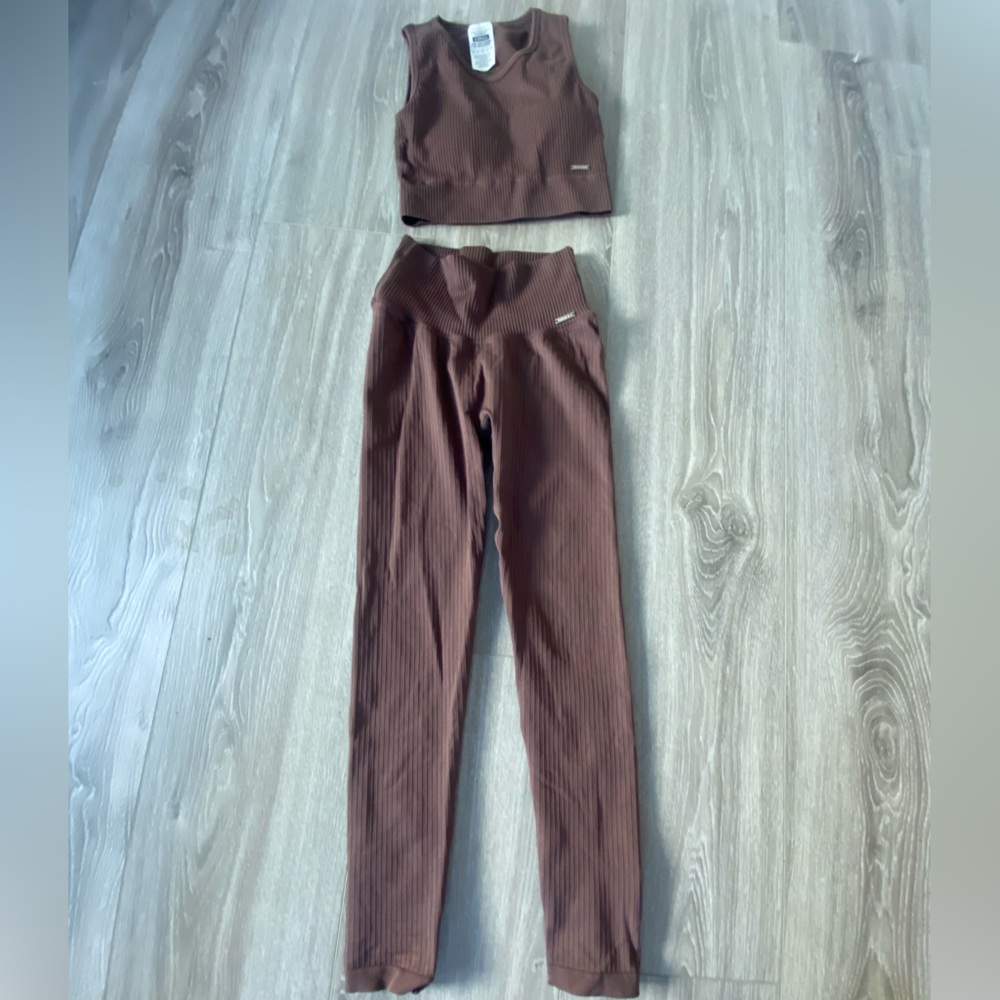 Lilias Active Ribbed Knit Set in COCOA